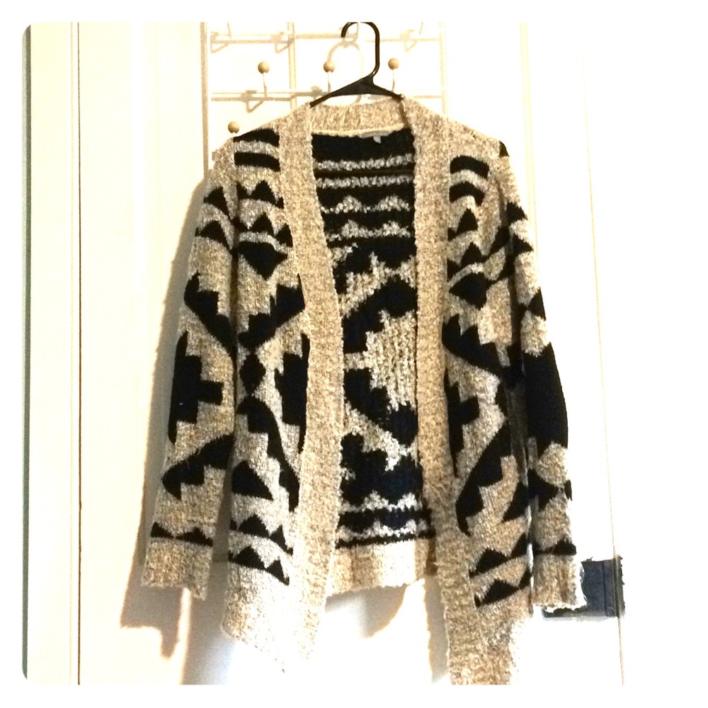 Tan & black open front sweater